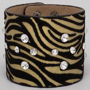Wide Velvet Animal Print Leather Studs Bracelet
